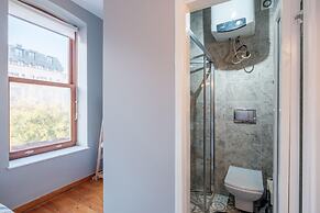 Chic Flat With Balcony 5 min to Taksim Sq