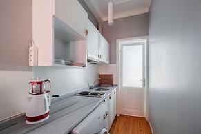 Chic Flat With Balcony 5 min to Taksim Sq