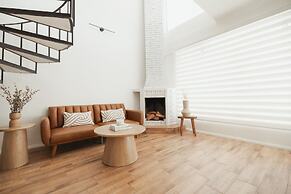 Blvd Sunset... a spot to relax