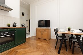 Strzelecka Apartment by Renters Prestige