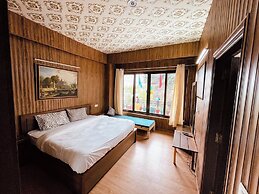 Casa Arhan Luxury Mussoorie Homestay