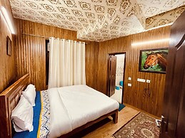 Casa Arhan Luxury Mussoorie Homestay
