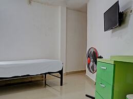 OYO Life 92919 Kost Wijaya Kusuma Lake Syariah