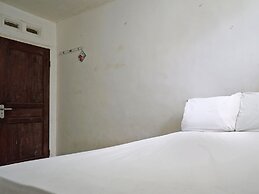 OYO Life 92919 Kost Wijaya Kusuma Lake Syariah