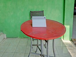 OYO Life 92919 Kost Wijaya Kusuma Lake Syariah