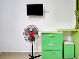 OYO Life 92919 Kost Wijaya Kusuma Lake Syariah