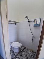 OYO Life 92637 Kost Arya Exclusive