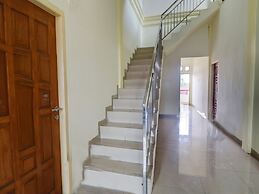 OYO Life 92637 Kost Arya Exclusive