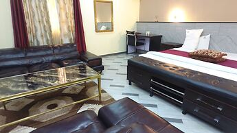 Choice gate Hotel and Suites