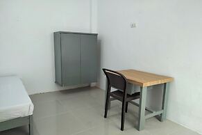 OYO Life 93054 Th Residence 135 Syariah