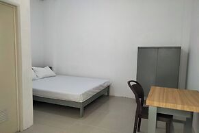 OYO Life 93054 Th Residence 135 Syariah