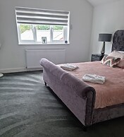 Serenity Haven 4-bed With Hottub,games,gym & More