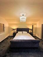 Serenity Haven 4-bed With Hottub,games,gym & More