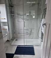 Serenity Haven 4-bed With Hottub,games,gym & More