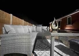 Serenity Haven 4-bed With Hottub,games,gym & More