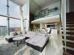 Amazing Skyline Views 3BR Duplex