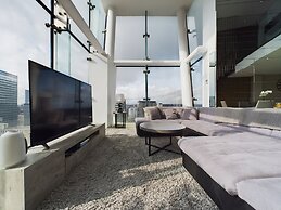 Amazing Skyline Views 3BR Duplex