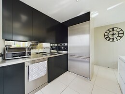 Amazing Skyline Views 3BR Duplex