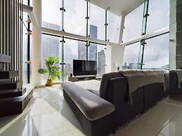 Amazing Skyline Views 3BR Duplex
