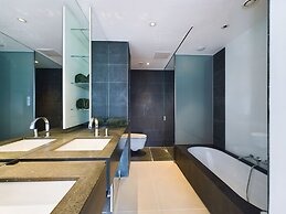 Amazing Skyline Views 3BR Duplex