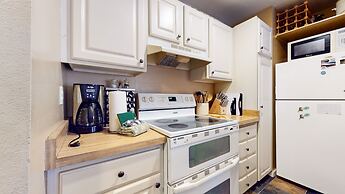 La Residence V #t05 1 Bedroom Condo by RedAwning