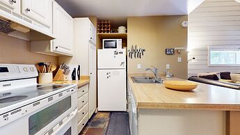 La Residence V #t05 1 Bedroom Condo by RedAwning