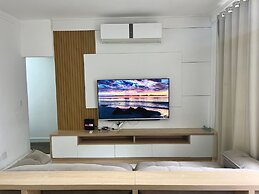 Modern Sea View / Late check-out on Sundays