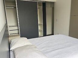 Modern Sea View / Late check-out on Sundays