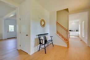 Timeless Hillsville Farmhouse: Blue Ridge Parkway!