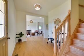 Timeless Hillsville Farmhouse: Blue Ridge Parkway!