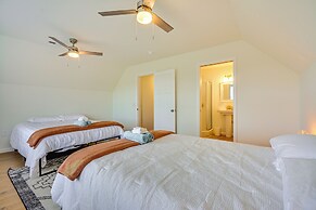 Timeless Hillsville Farmhouse: Blue Ridge Parkway!