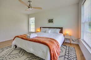 Timeless Hillsville Farmhouse: Blue Ridge Parkway!