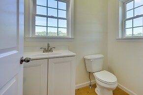 Timeless Hillsville Farmhouse: Blue Ridge Parkway!