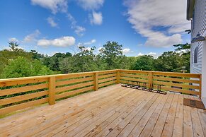 Timeless Hillsville Farmhouse: Blue Ridge Parkway!