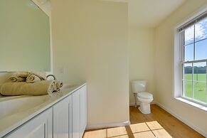 Timeless Hillsville Farmhouse: Blue Ridge Parkway!