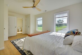 Timeless Hillsville Farmhouse: Blue Ridge Parkway!