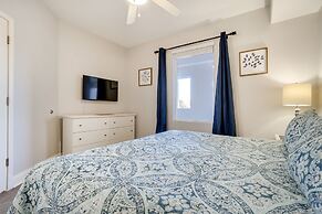 1 Mi to Disney World: Lakefront Condo in Orlando!