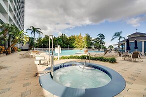 1 Mi to Disney World: Lakefront Condo in Orlando!