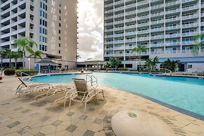 1 Mi to Disney World: Lakefront Condo in Orlando!