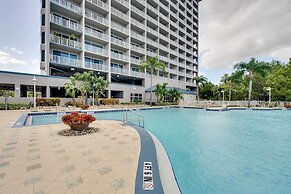 1 Mi to Disney World: Lakefront Condo in Orlando!
