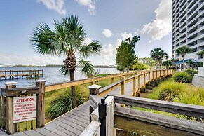 1 Mi to Disney World: Lakefront Condo in Orlando!