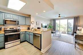 1 Mi to Disney World: Lakefront Condo in Orlando!