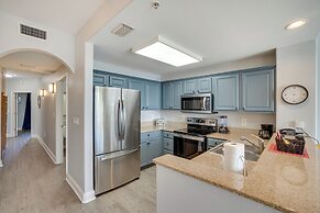 1 Mi to Disney World: Lakefront Condo in Orlando!