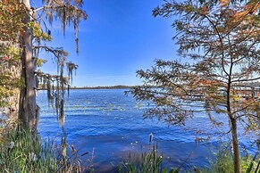 1 Mi to Disney World: Lakefront Condo in Orlando!