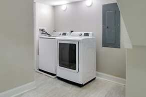 4 Mi to Dtwn: Upscale Home in Baltimore