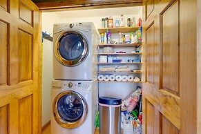 Murphy Cabin w/ Hot Tub, Fire Pit & Mountain Views