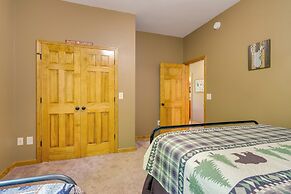 Murphy Cabin w/ Hot Tub, Fire Pit & Mountain Views