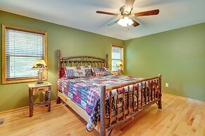 Murphy Cabin w/ Hot Tub, Fire Pit & Mountain Views