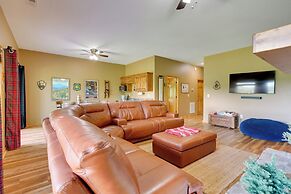 Murphy Cabin w/ Hot Tub, Fire Pit & Mountain Views