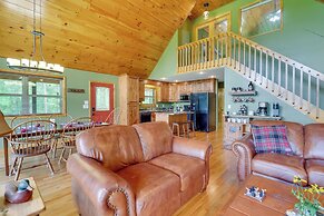 Murphy Cabin w/ Hot Tub, Fire Pit & Mountain Views